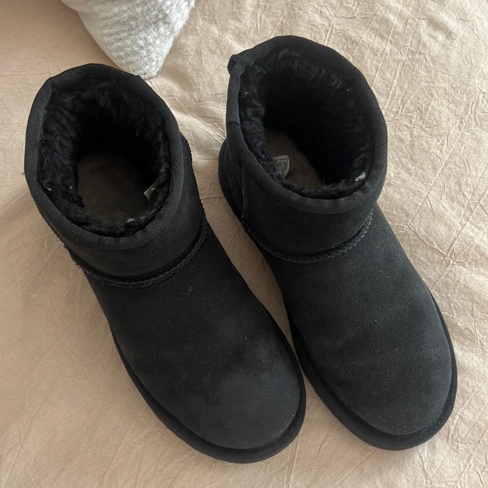 Mini Uggs - image 1